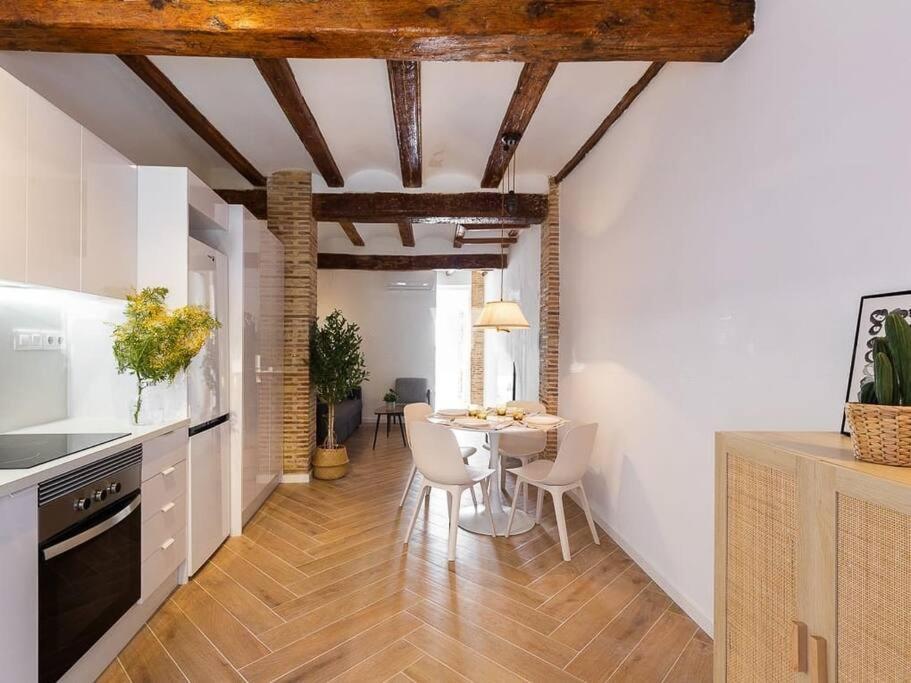Beautiful Restored House With Terrace Valencia Eksteriør bilde