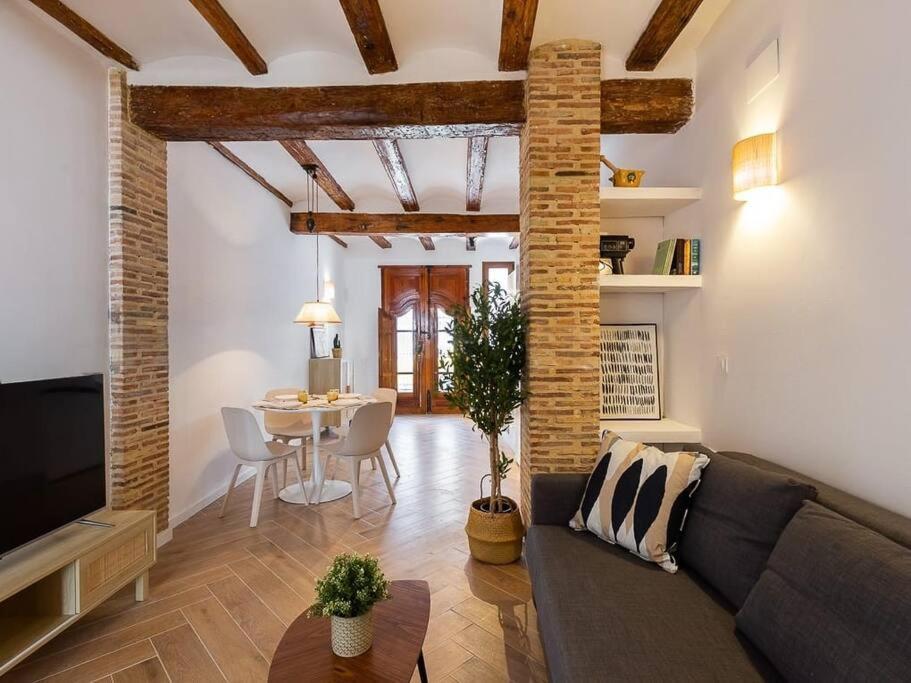 Beautiful Restored House With Terrace Valencia Eksteriør bilde