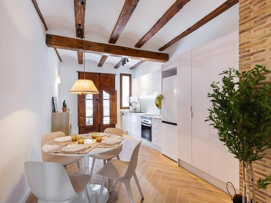 Beautiful Restored House With Terrace Valencia Eksteriør bilde
