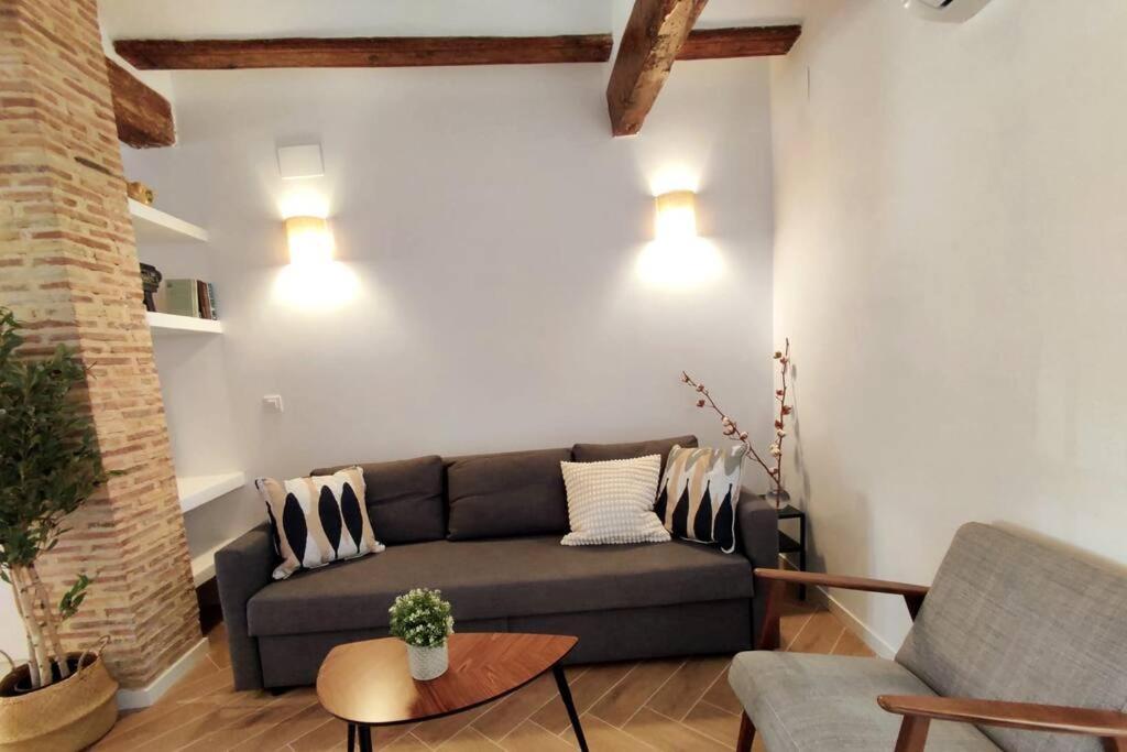 Beautiful Restored House With Terrace Valencia Eksteriør bilde