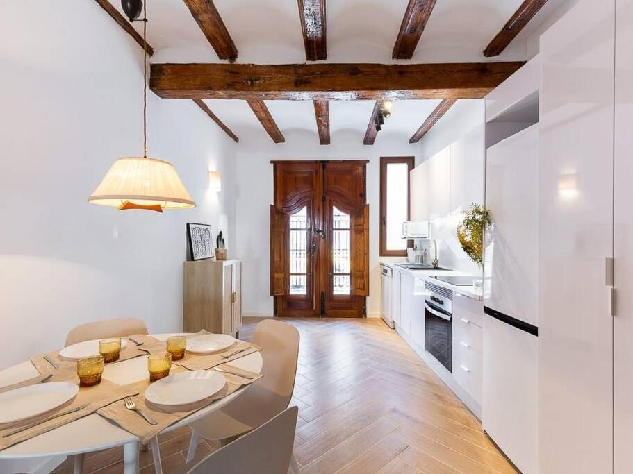 Beautiful Restored House With Terrace Valencia Eksteriør bilde
