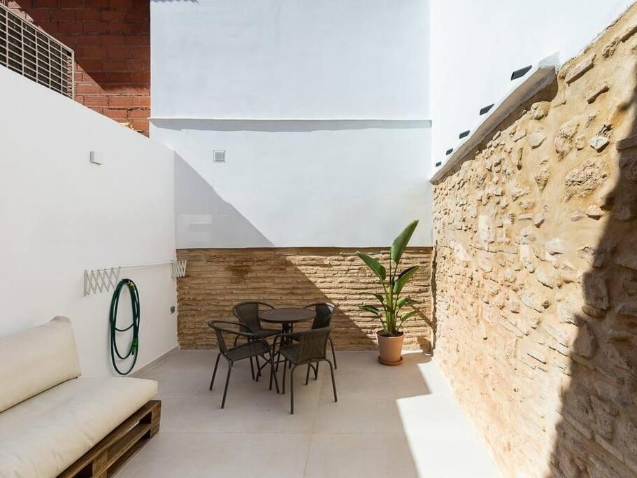 Beautiful Restored House With Terrace Valencia Eksteriør bilde